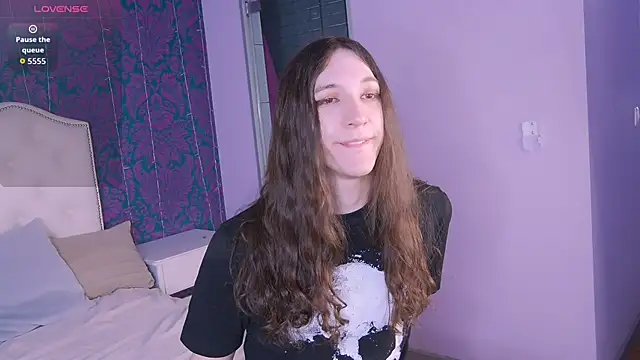 Snapshot of SilverMuse chatting on February 25, 2026, 9:25 pm SilverMuse online show from February 25, 2026, 9:25 pm