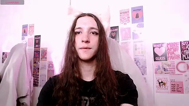 Snapshot of SilverMuse chatting on March 22, 2026, 9:27 pm SilverMuse online show from March 22, 2026, 9:27 pm