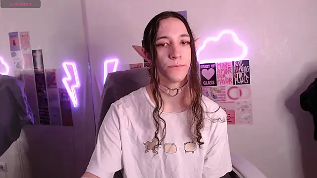 Snapshot of SilverMuse chatting on February 12, 2026, 9:14 pm SilverMuse online show from February 12, 2026, 9:14 pm