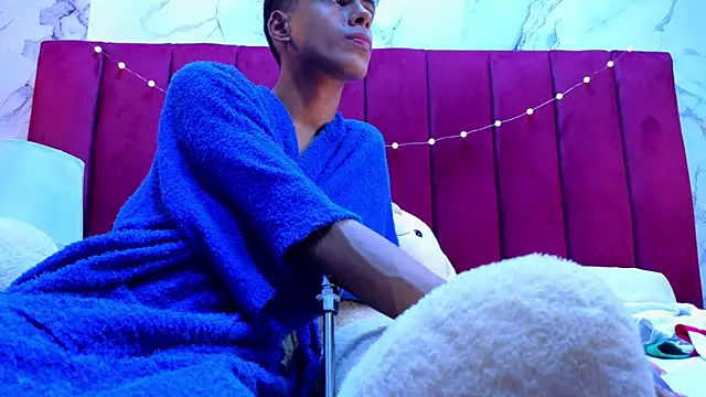 PrincePoppy online show from December 17, 2025, 8:36 pm