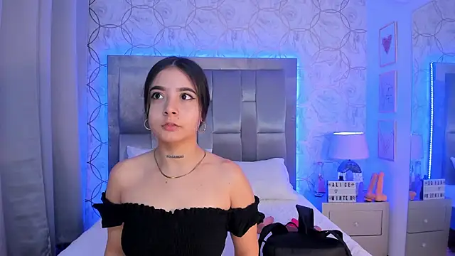 AlliceWinter online show from October 22, 2025, 11:42 am