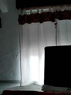 Snapshot of Bradd_32 chatting on October 24, 2025, 4:50 pm Bradd 32 online show from October 24, 2025, 4:50 pm