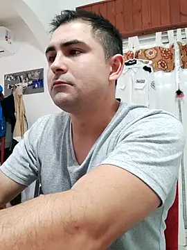 Bradd 32 online show from April 13, 2026, 11:25 am