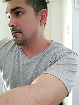 Snapshot of Bradd_32 chatting on September 14, 2025, 6:30 pm Bradd 32 online show from September 14, 2025, 6:30 pm