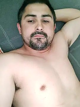 Snapshot of Bradd_32 chatting on November 26, 2025, 5:35 pm Bradd 32 online show from November 26, 2025, 5:35 pm