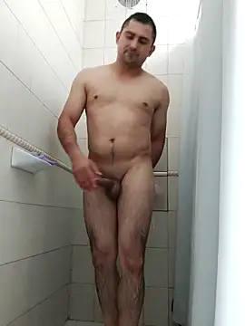 Snapshot of Bradd_32 chatting on December 3, 2025, 5:12 pm Bradd 32 online show from December 3, 2025, 5:12 pm