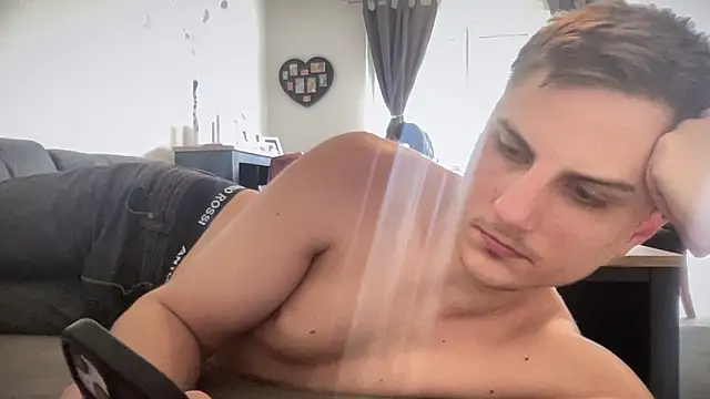 Sweetbooy90 online show from April 4, 2026, 9:49 am