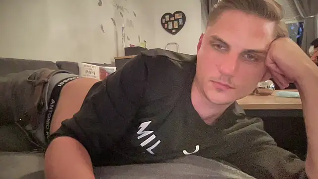 Sweetbooy90 online show from June 12, 2026, 8:06 pm
