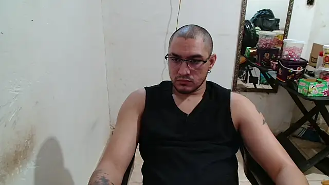 Leonino231 online show from September 24, 2025, 4:35 pm