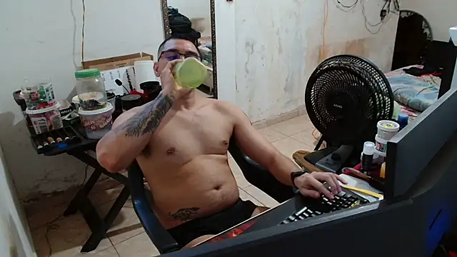 Leonino231 online show from October 30, 2025, 4:26 pm