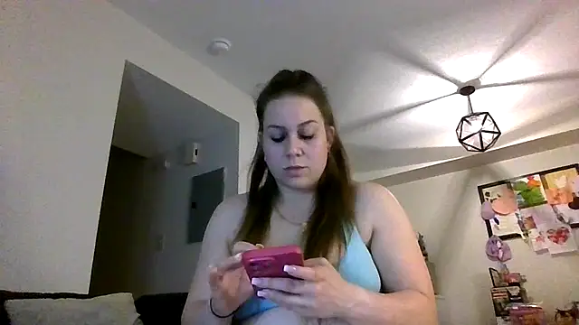 Snapshot of thedevinemama chatting on May 30, 2026, 2:40 am thedevinemama online show from May 30, 2026, 2:40 am