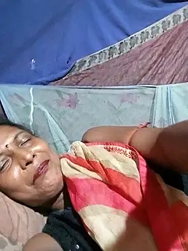 Snapshot of Savita992 chatting on July 8, 2026, 8:59 am Savita992 online show from July 8, 2026, 8:59 am