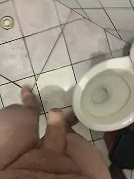 Snapshot of Brsecretbear chatting on February 4, 2026, 6:52 am Brsecretbear online show from February 4, 2026, 6:52 am