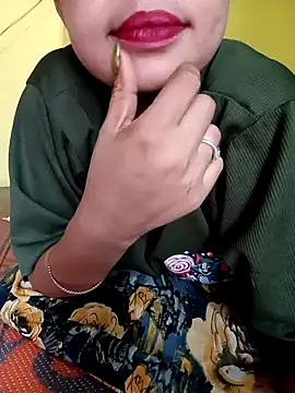 Snapshot of Daisygirl9 chatting on October 21, 2025, 5:40 am Daisygirl9 online show from October 21, 2025, 5:40 am