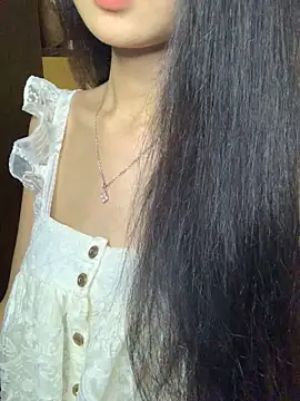 Nhinhi18 online show from June 9, 2026, 3:02 pm
