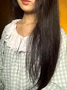 Nhinhi18 online show from November 30, 2025, 3:35 pm