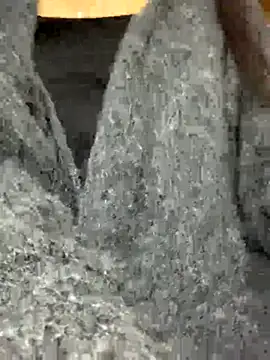 Nhinhi18 online show from December 1, 2025, 1:34 pm