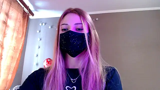 Snapshot of Iris_lave chatting on February 18, 2026, 1:18 pm Iris lave online show from February 18, 2026, 1:18 pm