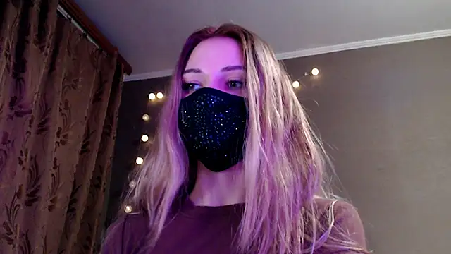 Snapshot of Iris_lave chatting on February 15, 2026, 5:01 pm Iris lave online show from February 15, 2026, 5:01 pm