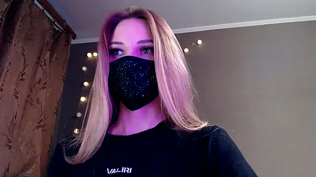 Snapshot of Iris_lave chatting on May 14, 2026, 5:32 pm Iris lave online show from May 14, 2026, 5:32 pm