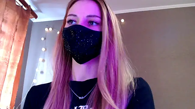 Snapshot of Iris_lave chatting on February 25, 2026, 2:28 pm Iris lave online show from February 25, 2026, 2:28 pm