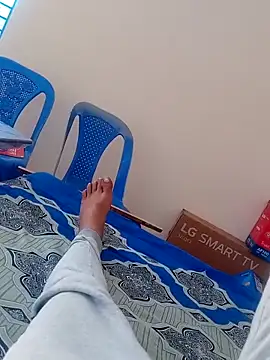 Snapshot of hackyourpussy@xh chatting on February 4, 2026, 9:48 am hackyourpussyxh online show from February 4, 2026, 9:48 am