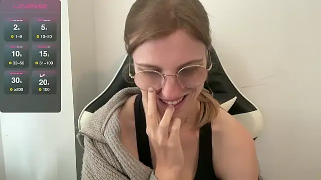 Snapshot of BustyKellyXXX chatting on October 16, 2025, 9:17 am BustyKellyXXX online show from October 16, 2025, 9:17 am