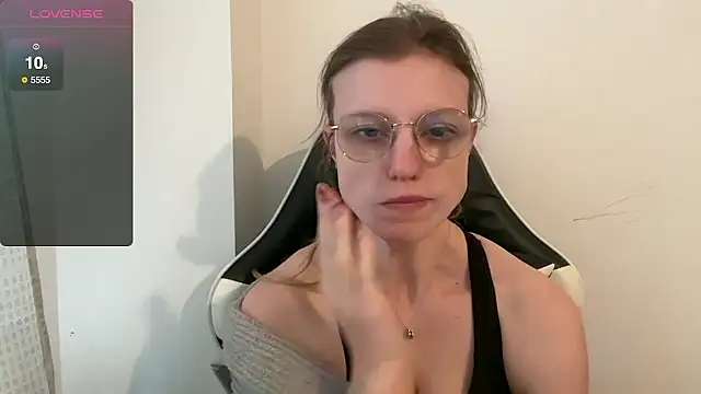 Snapshot of BustyKellyXXX chatting on January 12, 2026, 9:49 am BustyKellyXXX online show from January 12, 2026, 9:49 am