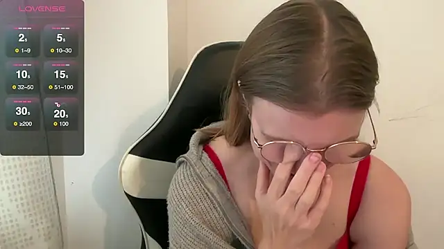 Snapshot of BustyKellyXXX chatting on November 18, 2025, 10:29 am BustyKellyXXX online show from November 18, 2025, 10:29 am