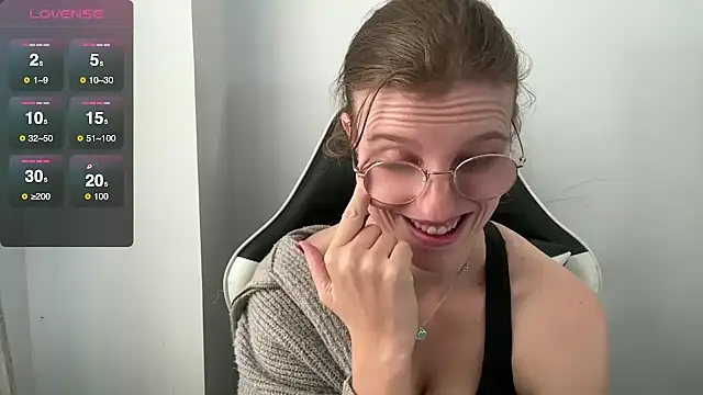 Snapshot of BustyKellyXXX chatting on November 25, 2025, 10:26 am BustyKellyXXX online show from November 25, 2025, 10:26 am