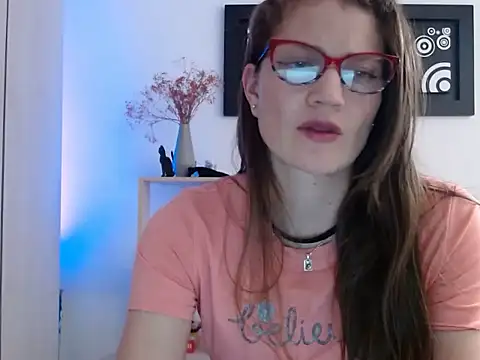 Camila-ventura online show from November 13, 2025, 7:07 pm