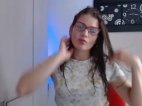 Camila-ventura online show from November 8, 2025, 2:20 pm