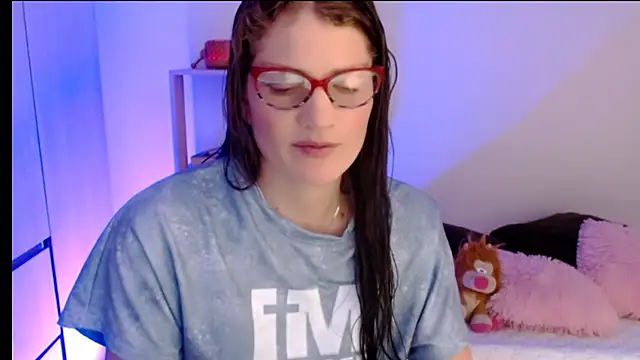 Snapshot of Camila-ventura chatting on June 6, 2026, 12:54 pm Camila-ventura online show from June 6, 2026, 12:54 pm