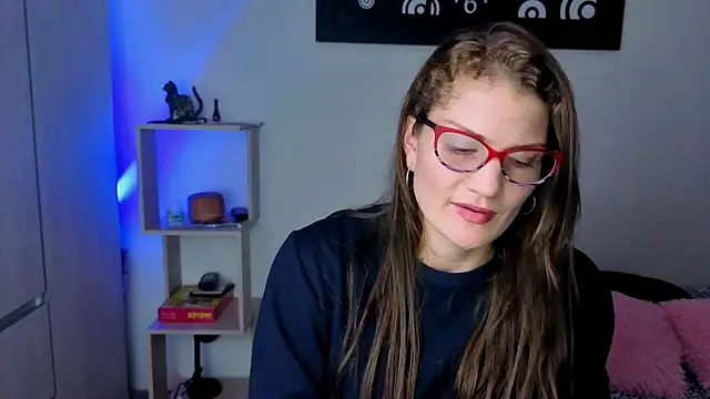 Camila-ventura online show from November 10, 2025, 7:52 pm