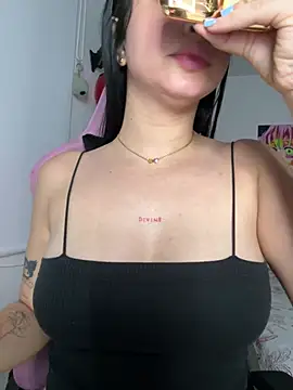 Snapshot of lucy_grey25 chatting on March 2, 2026, 6:59 pm lucy grey25 online show from March 2, 2026, 6:59 pm