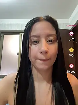 Snapshot of lucy_grey25 chatting on May 10, 2026, 5:37 pm lucy grey25 online show from May 10, 2026, 5:37 pm