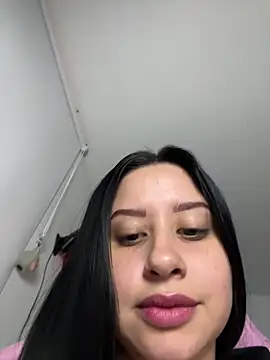 Snapshot of lucy_grey25 chatting on February 17, 2026, 2:03 pm lucy grey25 online show from February 17, 2026, 2:03 pm