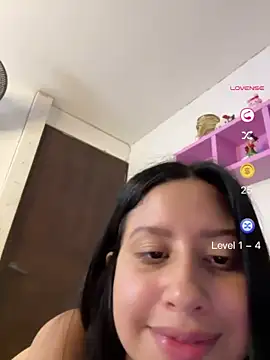 Snapshot of lucy_grey25 chatting on May 11, 2026, 4:04 pm lucy grey25 online show from May 11, 2026, 4:04 pm