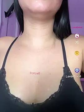 Snapshot of lucy_grey25 chatting on May 22, 2026, 2:15 pm lucy grey25 online show from May 22, 2026, 2:15 pm