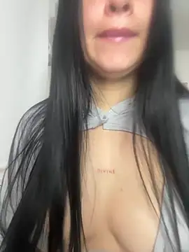 Snapshot of lucy_grey25 chatting on February 6, 2026, 1:51 pm lucy grey25 online show from February 6, 2026, 1:51 pm