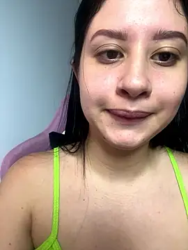 Snapshot of lucy_grey25 chatting on January 17, 2026, 5:27 pm lucy grey25 online show from January 17, 2026, 5:27 pm