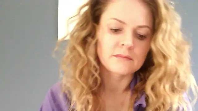 Snapshot of Ginger-bb chatting on April 9, 2026, 6:30 am Ginger-bb online show from April 9, 2026, 6:30 am