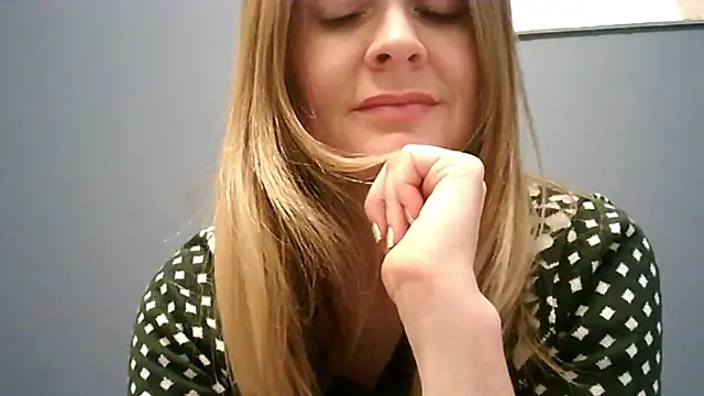 Snapshot of Ginger-bb chatting on December 2, 2025, 1:24 pm Ginger-bb online show from December 2, 2025, 1:24 pm