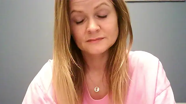 Snapshot of Ginger-bb chatting on November 17, 2025, 6:39 am Ginger-bb online show from November 17, 2025, 6:39 am