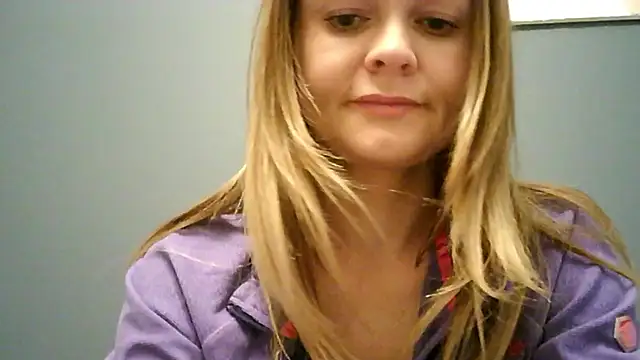 Snapshot of Ginger-bb chatting on December 5, 2025, 8:02 am Ginger-bb online show from December 5, 2025, 8:02 am