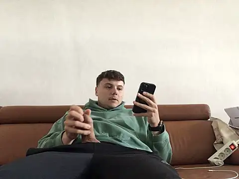 Snapshot of MarkusHorny1 chatting on April 27, 2026, 3:32 pm MarkusHorny1 online show from April 27, 2026, 3:32 pm