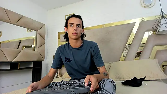 Ibratxandy online show from October 22, 2025, 9:03 pm