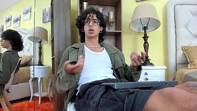 Ibratxandy online show from December 1, 2025, 7:37 pm