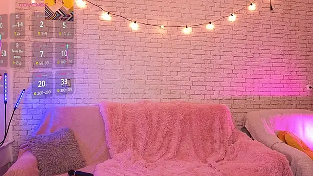 ReginaFoXXXy online show from October 15, 2025, 10:01 am