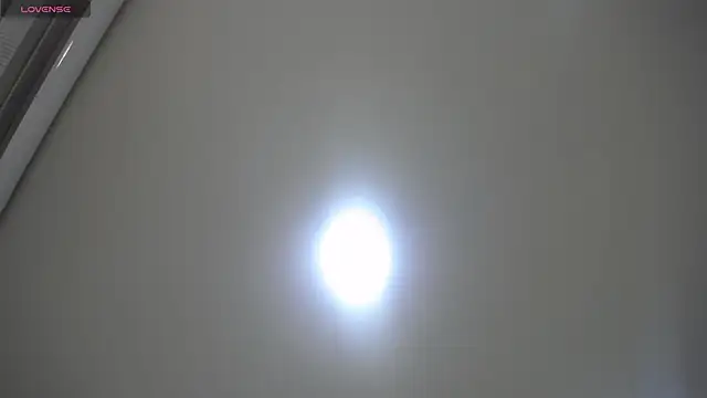 Snapshot of Vale_honny chatting on October 20, 2025, 1:22 pm Vale honny online show from October 20, 2025, 1:22 pm